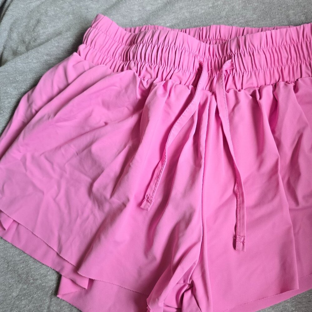 Suzette Medium (8/10) pink color butterfly shorts